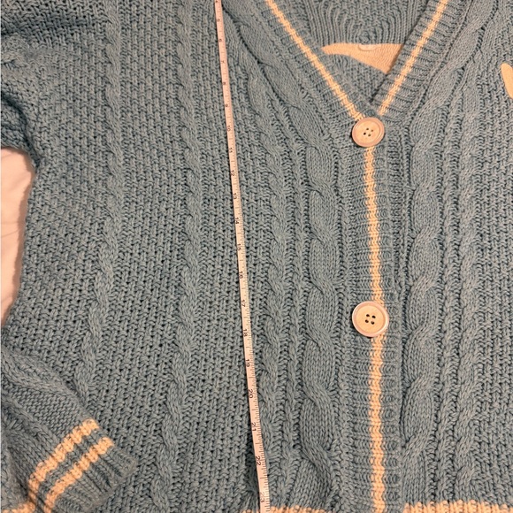 Taylor Swift Light Blue Cable Knit Cardigan - Picture 9 of 11